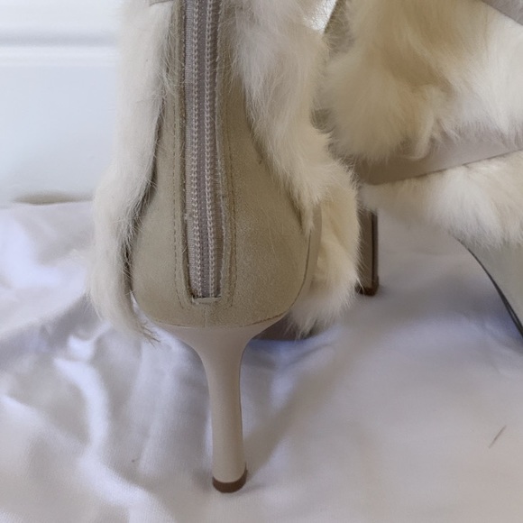 NWOT-Rabbit Fur White Booties - Picture 2 of 7